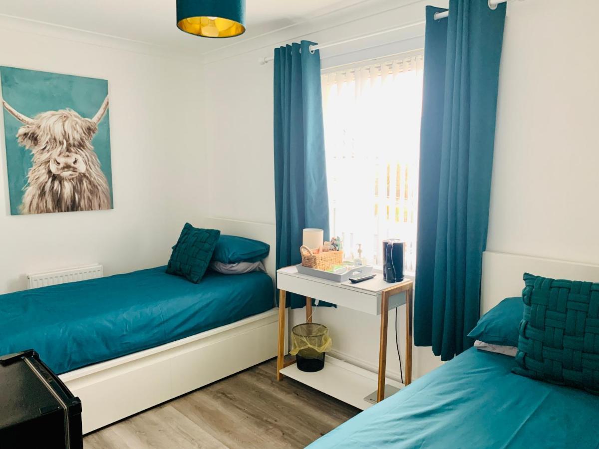 Nevis Rooms - Self Check In With Free Onsite Parking Inverlochy ภายนอก รูปภาพ
